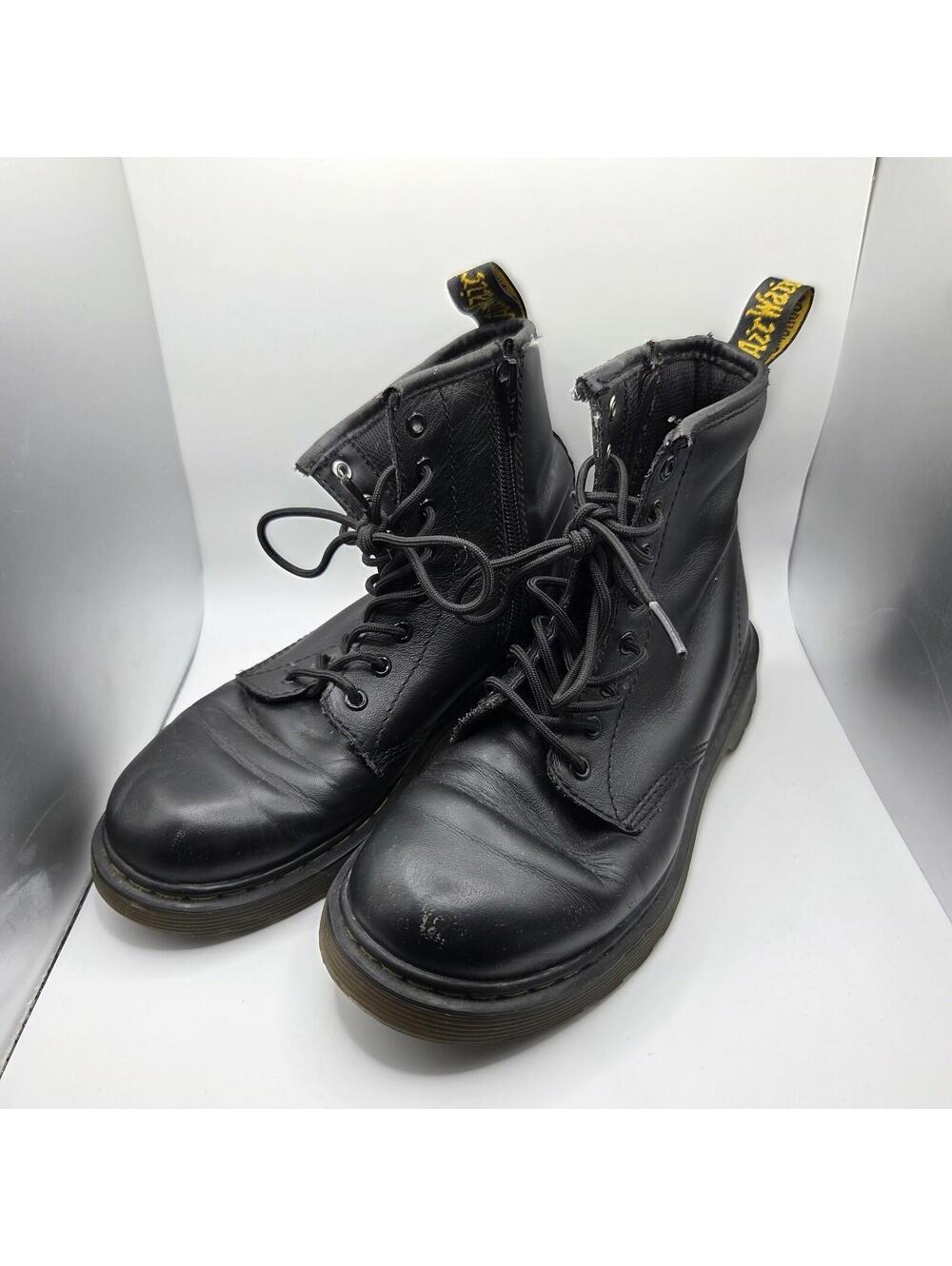 Size US 3 Dr Doc Martens Delaney Kids Boots Black